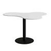 Bord Amöba 1005, 1200x1500 mm, Højde 900 mm, Hvid laminat, Sort stel