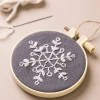 Broderi kit Snefnug grå
