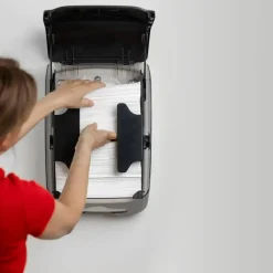 Dispenser til håndklædeark, Katrin 77434, Midi. sort plast maks dybde 10,2 cm og maks bredde 24 cm