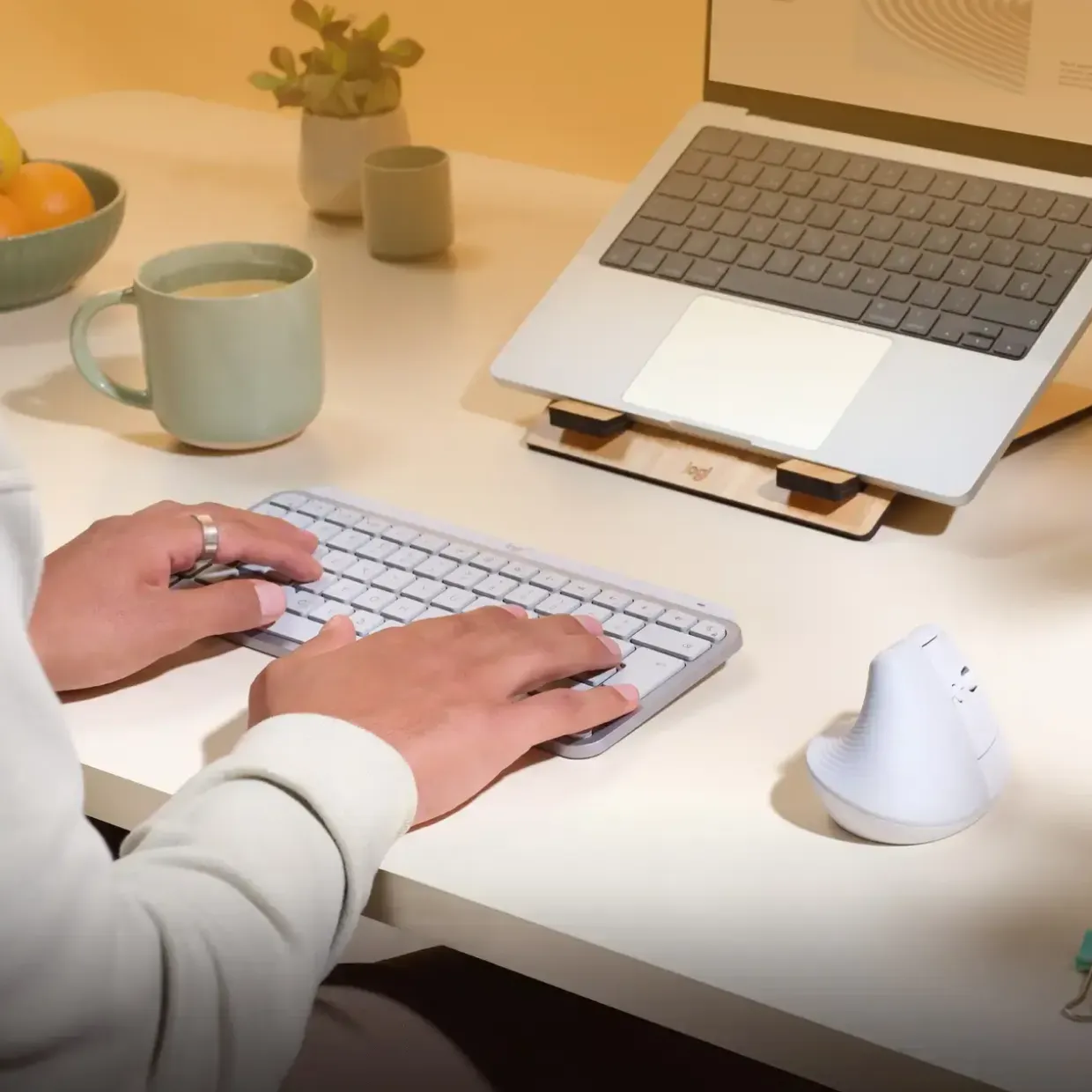 Ergonomisk mus - Logitech Lift for Mac - vertikal - Off-White
