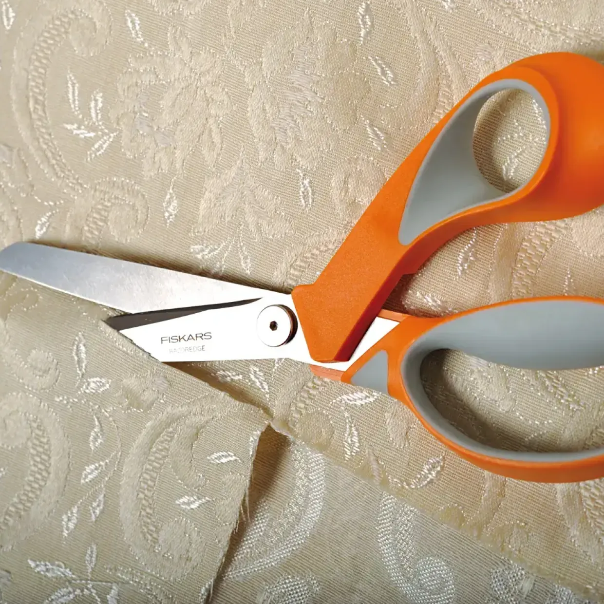 Fiskars Sysaks Fabric RazorEdge+ Softgrip® | Længde 21 cm