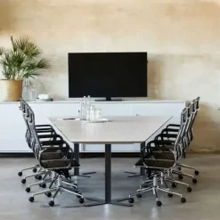 Konferencestol Zareto, Sort