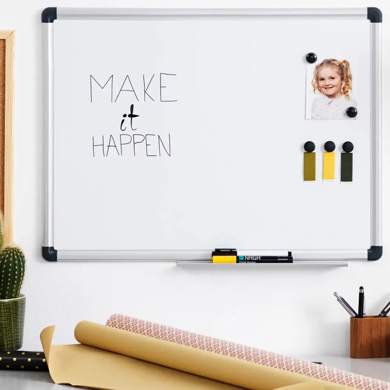 Naga Whiteboard med lakeret overflade og alu ramme, 60 x 90 cm