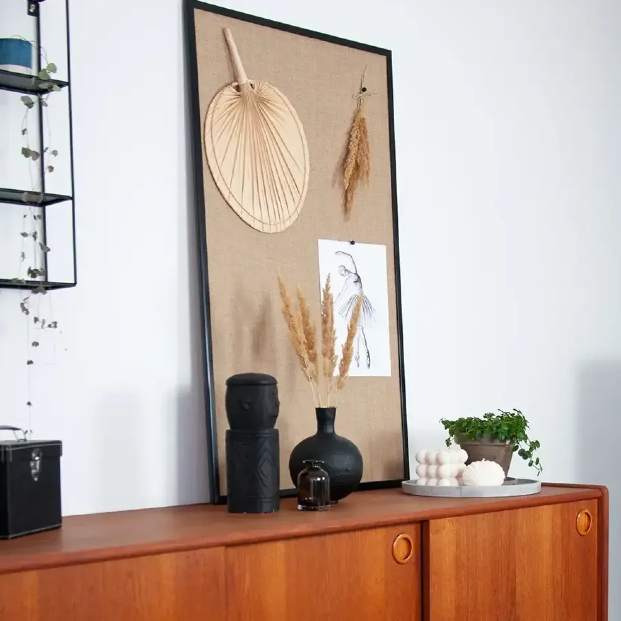 Opslagstavle - Hessian - Sort ramme - 100 x 60 cm - inkl. 5 pins