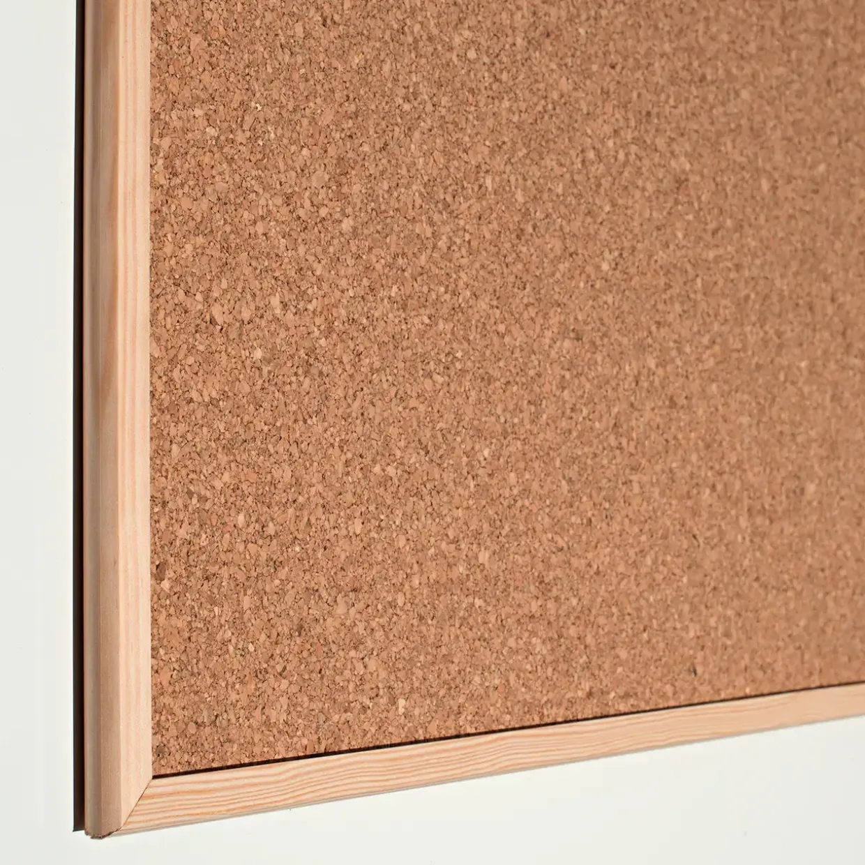 Opslagstavle kork 40 x 60 cm Esselte - Økonomi model med træramme