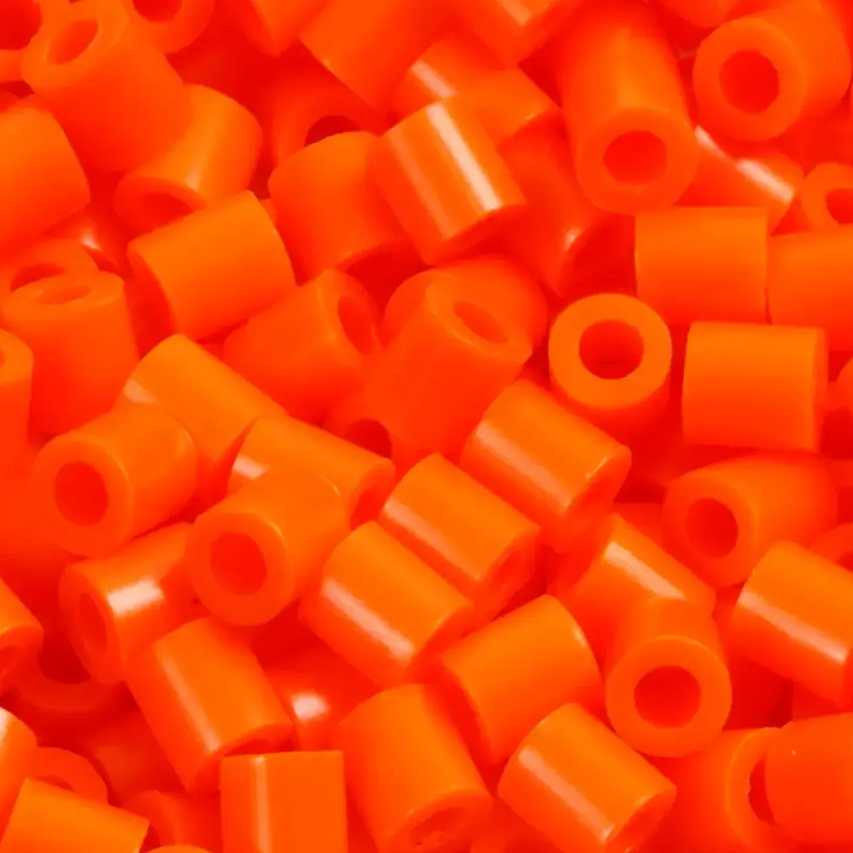 Rørperler str. medium 5 x 5 mm - hulstørrelse 2,5 mm - klar orange (13) - 1100 stk.