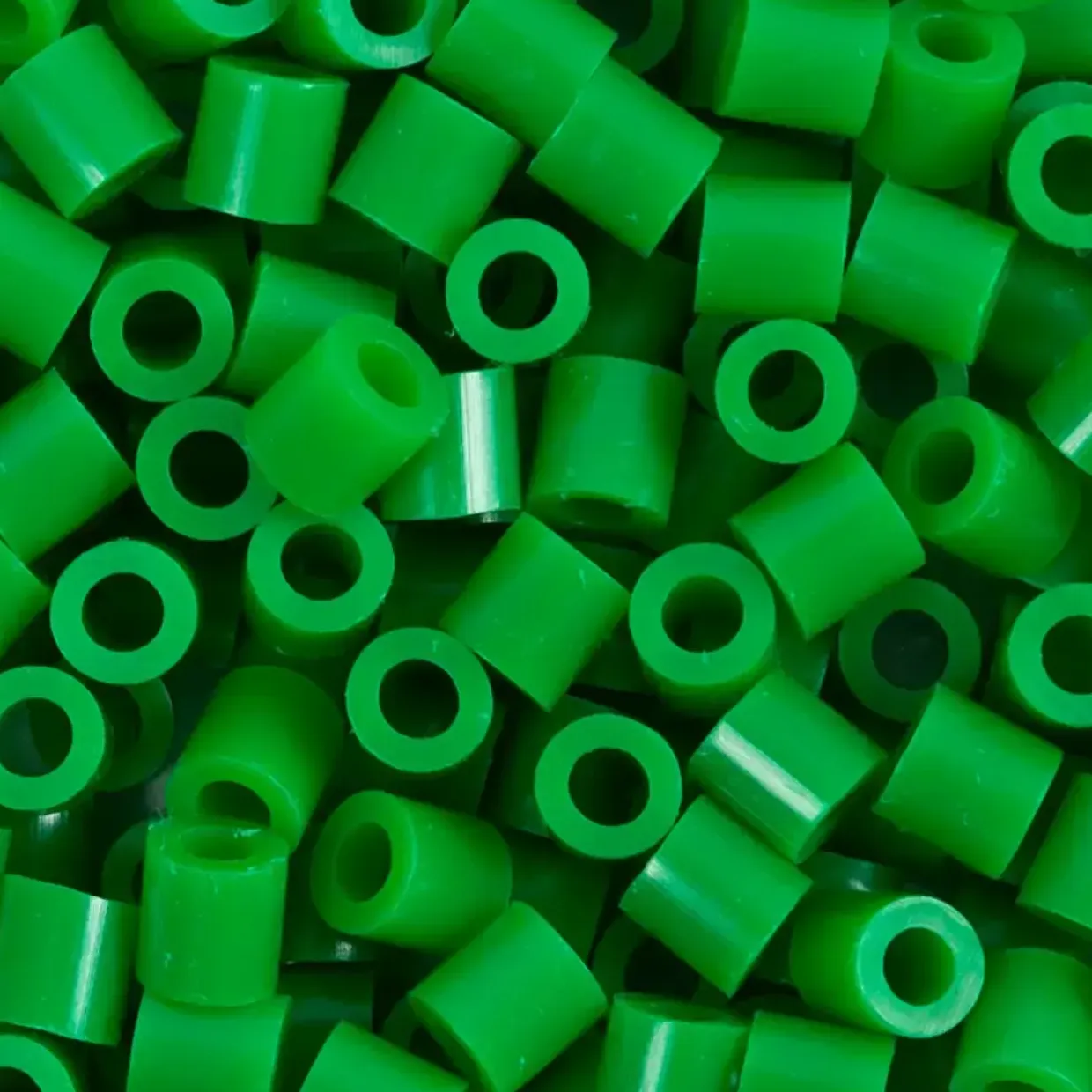 Rørperler, str. 5x5 mm, hulstr. 2,5 mm, medium, grøn (32230), 6000 stk./ 1 pk.