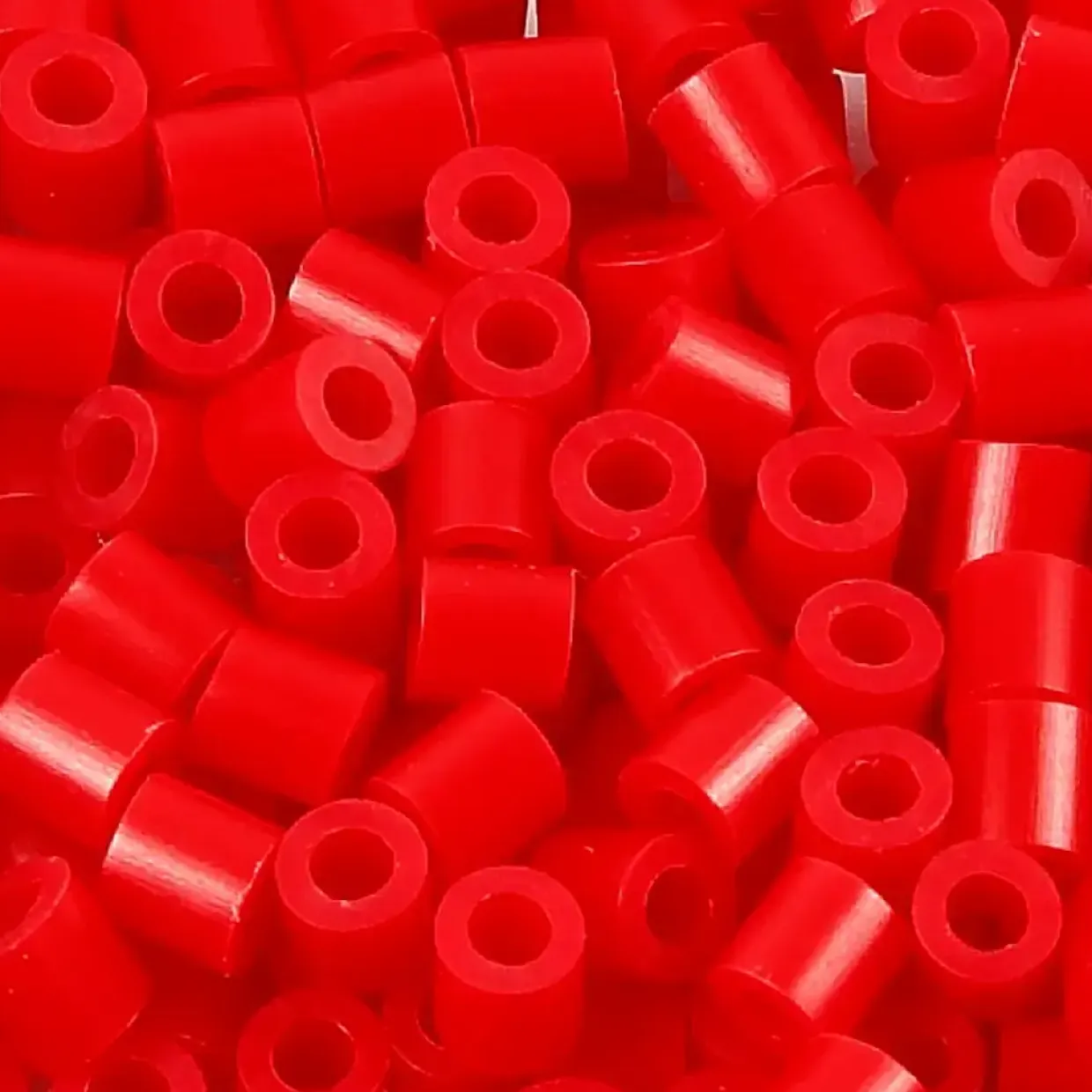 Rørperler, str. 5x5 mm, hulstr. 2,5 mm, medium, rød (32231), 6000 stk./ 1 pk.