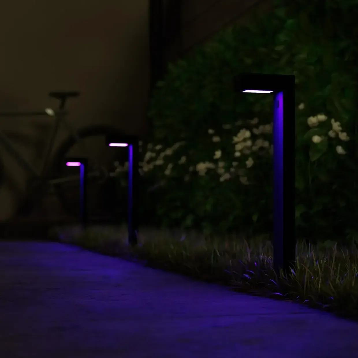 Smart lampe Hombli Smart Outdoor Pathway Light, Black (single)