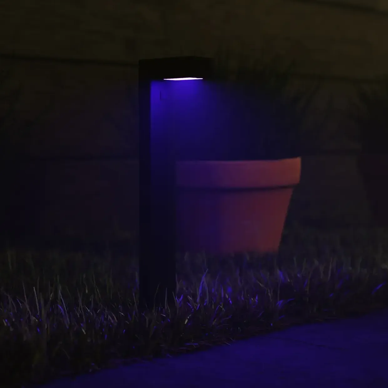 Smart lampe Hombli Smart Outdoor Pathway Light, Black (single)
