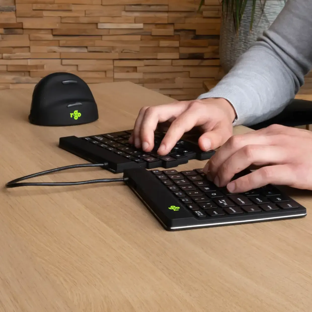 Trådløst Tastatur - R-Go Split Break - Sort - Ergonomisk - Nordic layout
