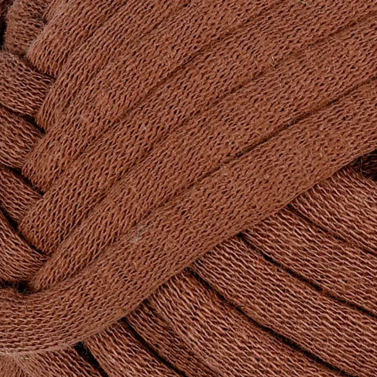 Tubegarn - L: 45 m brun 100g