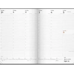 Ugekalender - City Diplomat - 177 x250mm - Højformat - Vinyl - Sort - 2027 - Mayland - 27194000