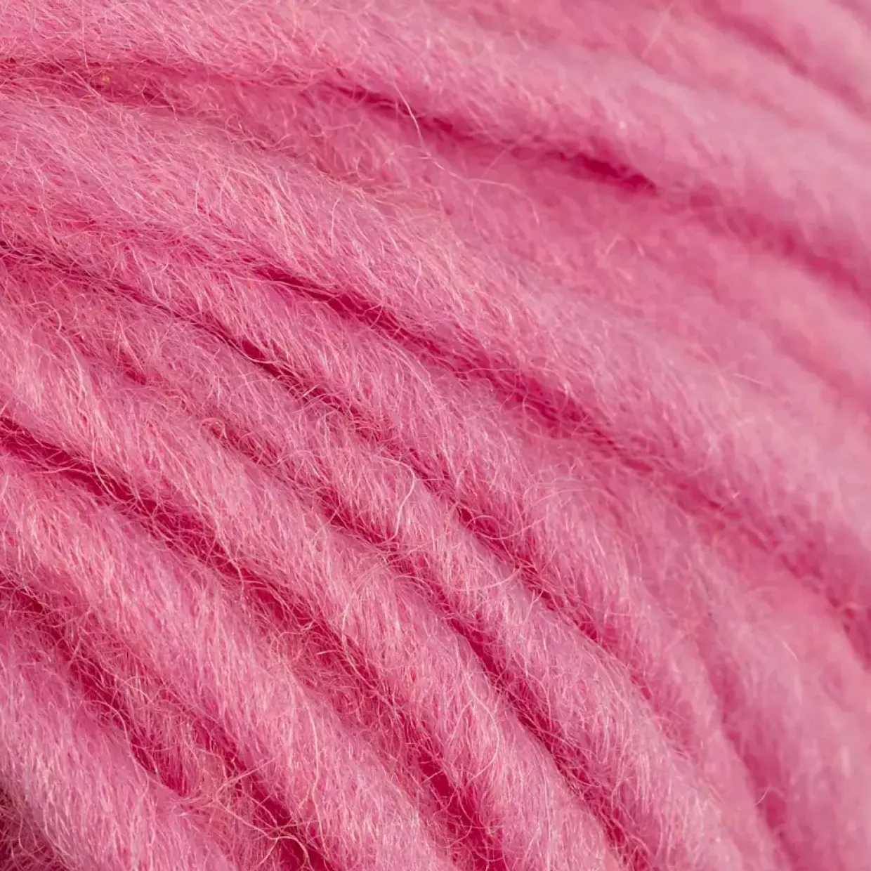 Uldgarn L: 50 m lys pink 50 g